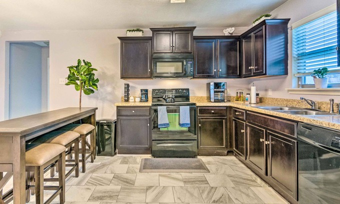 Little Rock Cottage | Cozy Pet-Friendly Home in Little Rock, Just 8 Miles Away!