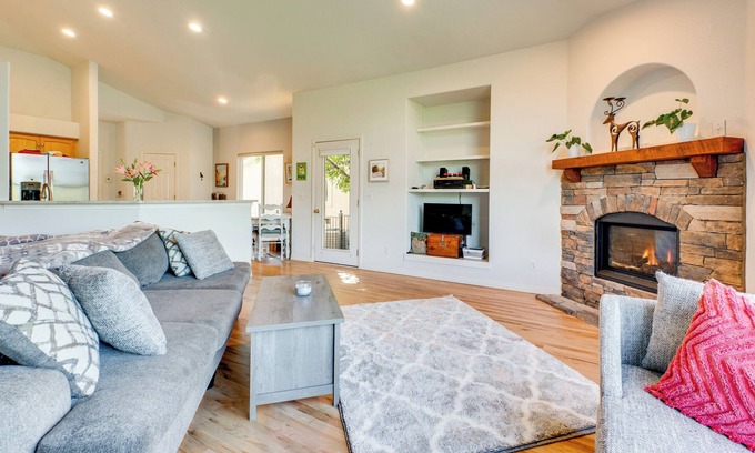 Longmont House | Pet-Friendly Longmont Home w/McIntosh Lake Access