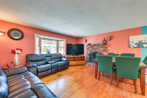 Merrimack House | Pet-Friendly Merrimack Retreat with Hot Tub & Grill Access