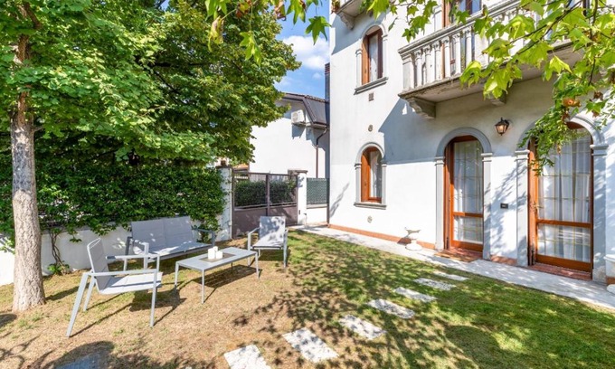 Vicenza Apartment | Modern Pet-Friendly Apartment with Inviting Garden Retreat