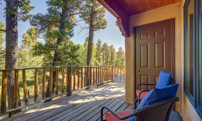 Amalia Cabin | Cozy Pet-Friendly Cabin Retreat in Taos County