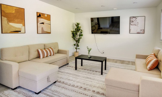 Norfolk - Virginia Beach House | Pet-Friendly Norfolk Retreat with Ocean View & Pool Access