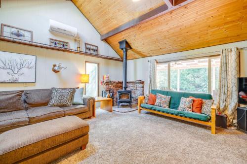 Ocean Park House | Pet-Friendly Ocean Park Retreat with Outdoor Fire Pit