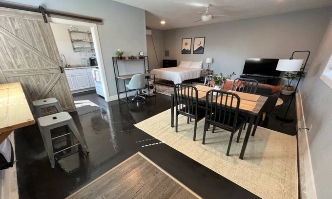 Redding Apartment | Pet-Friendly Studio with Fireplace and Parking - Rated 10/10