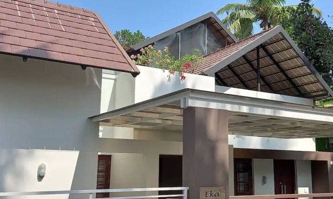 Nedumangad Apartment | Cozy Pet-Friendly Retreat for Couples Seeking Quiet Getaways