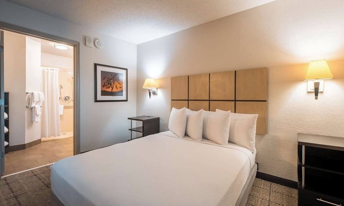 Park Central Hotel | Pet-Friendly Unit with Full Kitchen and Free Parking