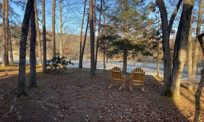 Townsend House | Pet-Friendly Retreat with Golf Course Views and Quiet Charm