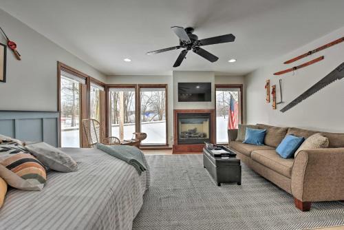 Wabasha Apartment | Pet-Friendly Getaway Steps from the Marina with Ocean Views