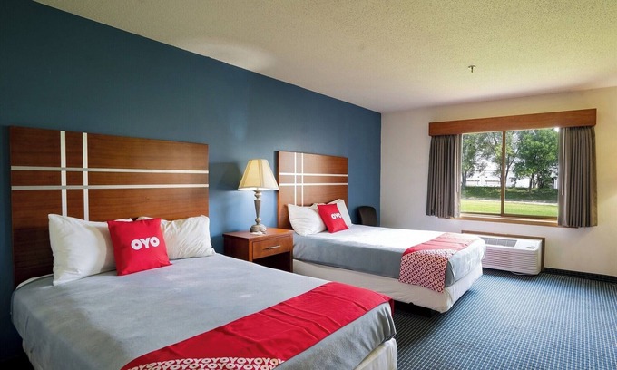 Redwood Falls Hotel | Pet-Friendly Room Near Casino + Local Dining & Attractions in Redwood Falls