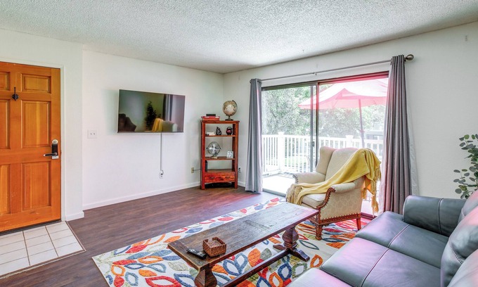 Santa Maria Condo | Inviting Santa Maria Condo with Balcony & Pet-Friendly Perks!