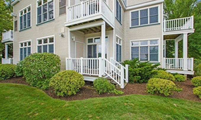 Manistee Condo | Pet-Friendly Studio with Ocean Views at Harbor Village