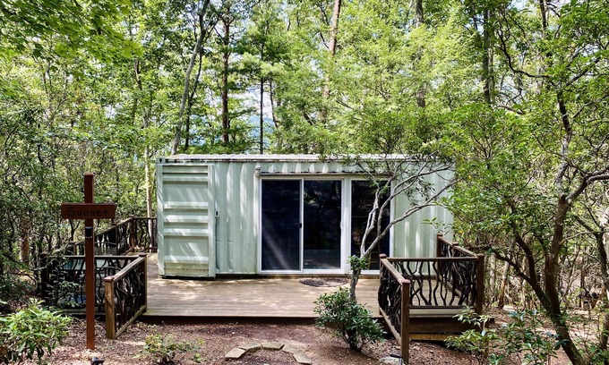 Dahlonega Cabin | Pet-Friendly Eco Cabin Near Downtown Dahlonega - 9.8/10 Rating