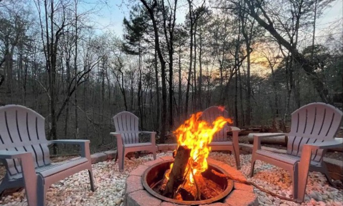Ellijay Cabin | Experience Nature: Wineries, Hiking & Mountain Views Await