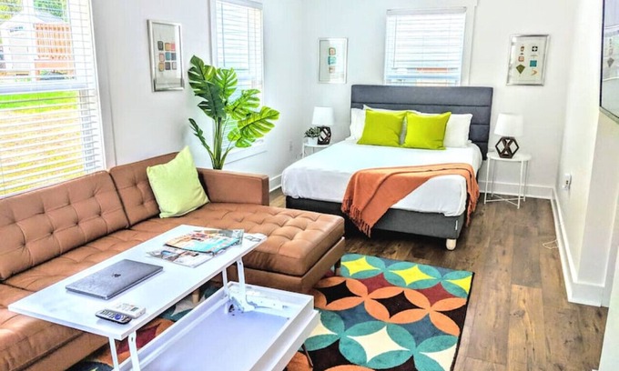 Villa Heights Apartment | Cozy Tiny House Near Light Rail & Optimist Food Hall