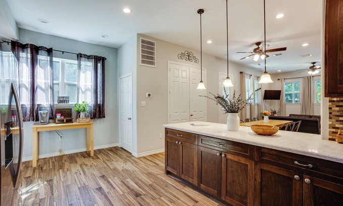 Tomball Cottage | Cozy Tomball Retreat: Walk to Main Street with Pets!