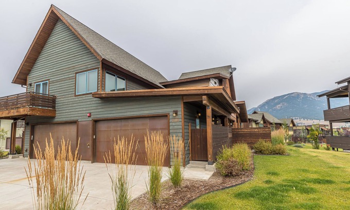 Big Sky House | Family & Pet Friendly Condo with Spa Near Town Center