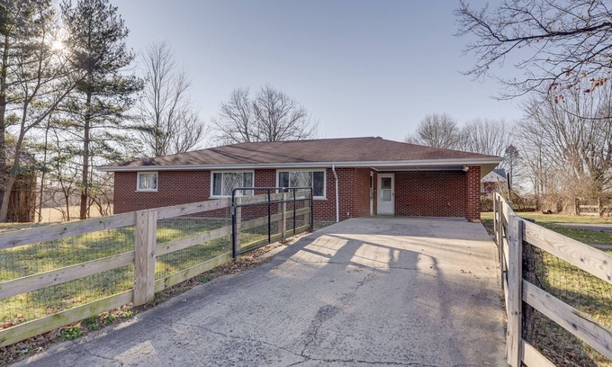 Union House | Pet-Friendly Union Home: Perfect Retreat Near Cincinnati!