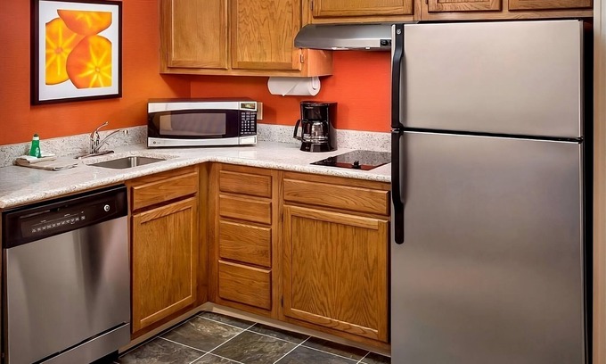 Bethlehem Hotel | Pet-Friendly Getaway Near Allentown Art Museum with Breakfast