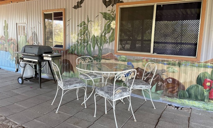 Apache Junction House | Pet-Friendly Haven with Pool, Spa & Perfect 10/10 Rating