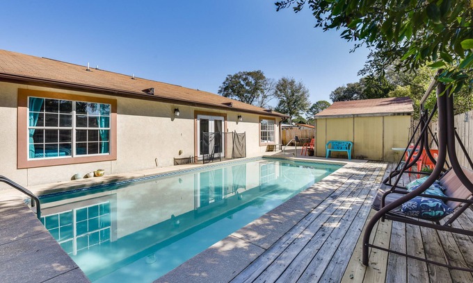 Fort Walton Beach House | Pet-Friendly Fort Walton Beach Retreat with Pool & Ocean View