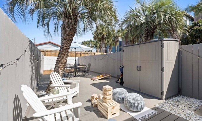 Crescent Beach Condo | Pet-friendly condo, less than 5 min walk to beach, beach chairs, wagon, umbrella etc. included!
