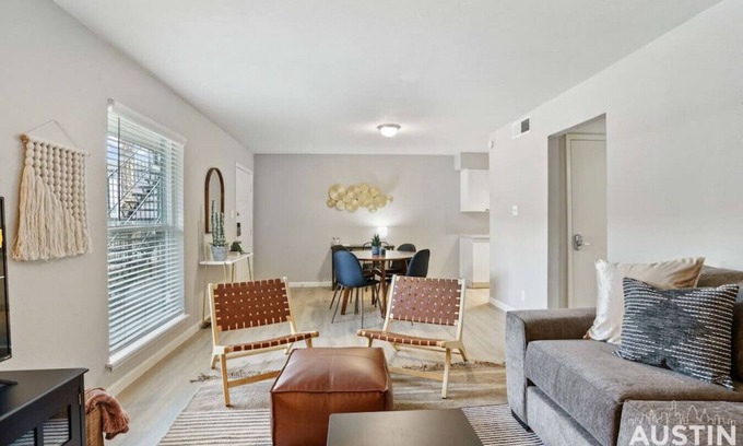Cherrywood Apartment | Pet-Friendly Getaway with Pool Near Mueller and Free Parking