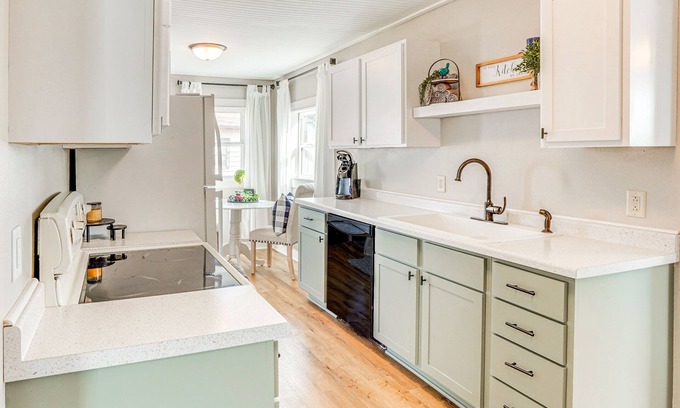 Watertown House | Pet-Friendly Watertown Stay with Spa & Breakfast Included