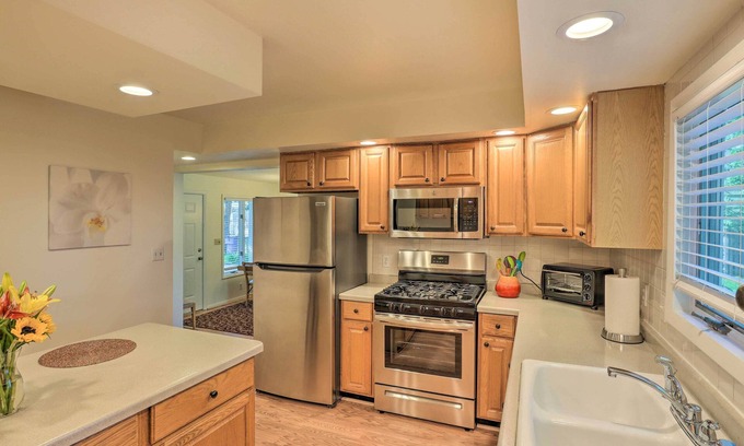 Whitefish Bay House | Pet-Friendly Whitefish Bay Retreat with a Large Yard!