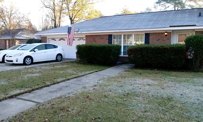 Columbus House | Pet Friendy 3/2 with screened in patio and privace fenced-in back yard!