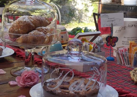 Lenola Bed & Breakfast | Petalo Rosso B&B - Guest Rated 9.3 with Family-Friendly Amenities
