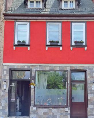 Schmalkalden Apartment | Cozy Peter's Ferienwohnung with Family & Pet-Friendly Amenities