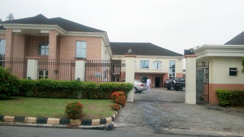 Calabar Hotel | Discover Petesville Hotel Limited: Oceanview & Spa Retreat