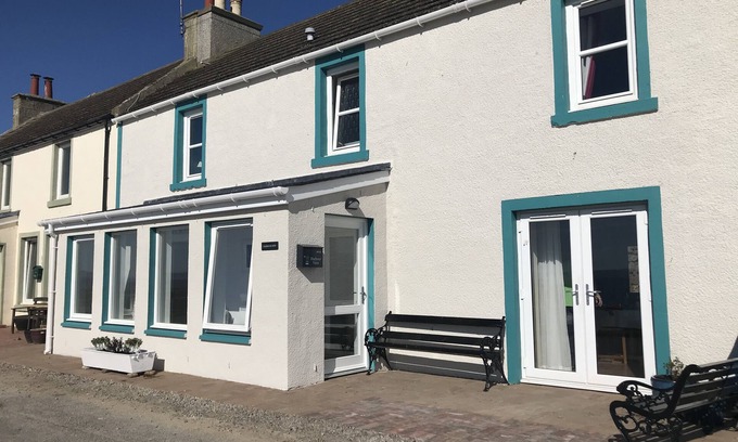 Portmahomack Cottage | Charming 3-Bed Cottage in Portmahomack by the Harbour