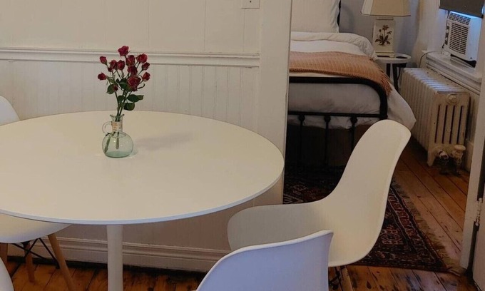 Charlottetown Apartment | Pethick's Lookout - Eliza Suite