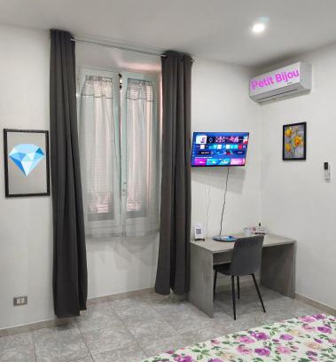 Civitavecchia Apartment | Petit Bijou