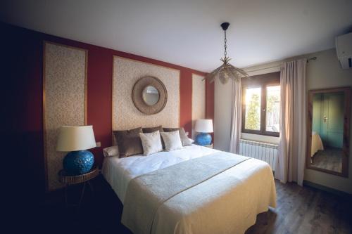 Candeleda Apartment | Kid-Friendly Petit Candeleda: 4-Star Luxury Awaits!