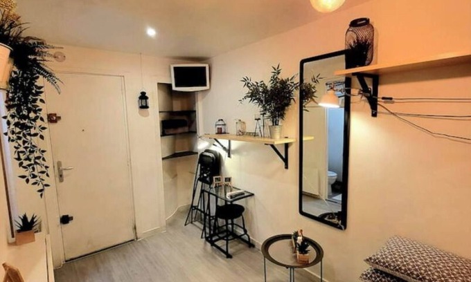 Le Chapitre Apartment | Charming Petit Cocon: Family-Friendly Stay with Modern Amenities