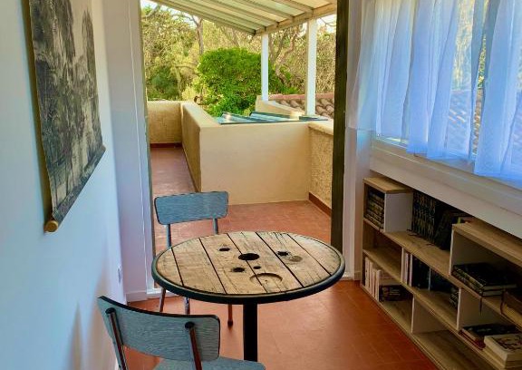Vergeze Apartment | Serene Petit Havre de Paix: Family-Friendly Retreat