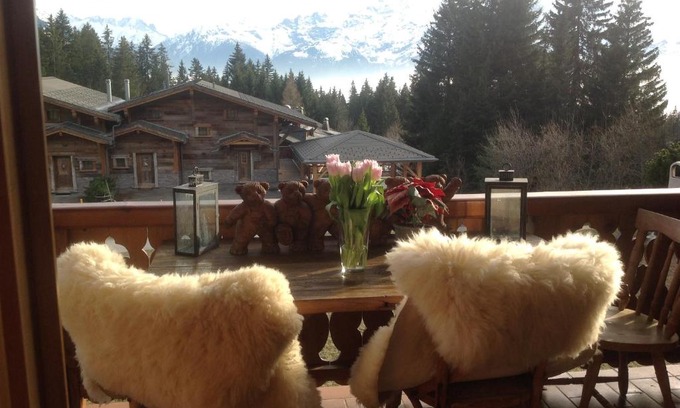 Villars-sur-Ollon Apartment | Discover Petit Ours: Pet-Friendly Retreat with High Ratings