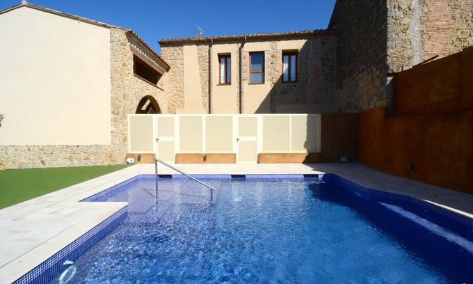 Pals Apartment | Enjoy Pet-Friendly Comfort at Petit Pals, Port Lligat