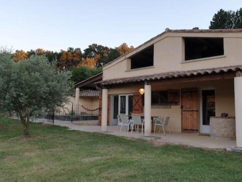 Malaucene Villa | Discover Petit Paradis: Family-Friendly Haven with Pool