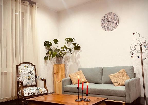 Saint-Die House | Cozy Petit Prince Room for Rent - Pet and Child Friendly