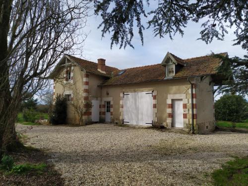 Velles Bed & Breakfast | Pet-Friendly Escape at Petit Saint Hubert with Ocean View