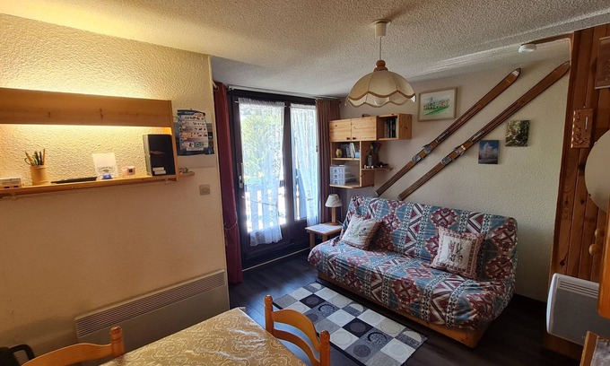 Les Rousses Apartment | Tranquil Petit Studio with Spa and Hot Tub Amenities