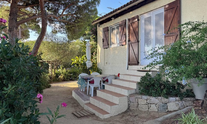 Calvi House | Cozy 2-Bedroom Retreat with Terrace and Pet-Friendly Amenities