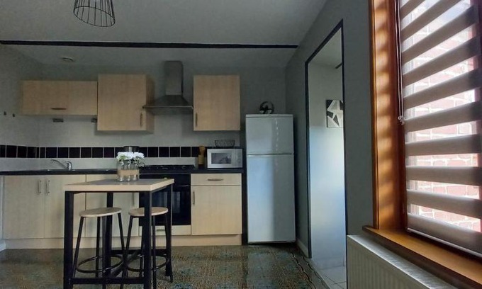 Drincham Apartment | Charming Petite Maison with Private Garden and Kitchen