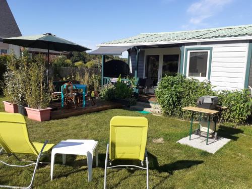 Riantec House | Cozy Chalet Steps from Gâvres Beach, Rated 9.3/10 by Guests