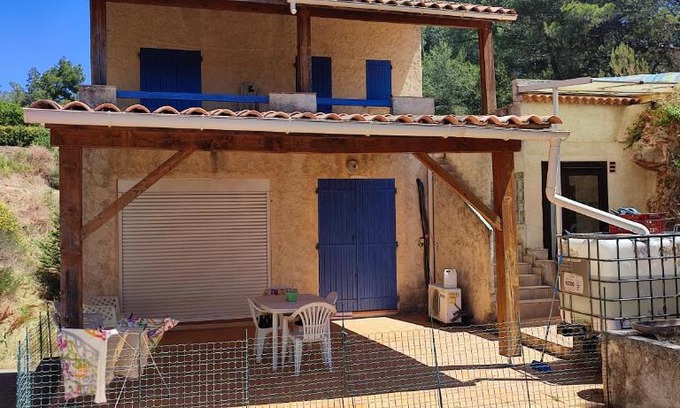 Peypin Villa | Charming Petite Maison en Provence for Family Getaways