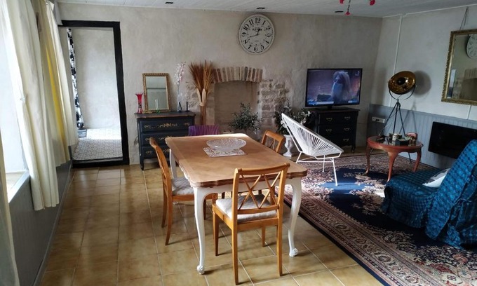 La Chapelle-Blanche House | Charming Petite Maison de Bourg - Guest Rated 9/10