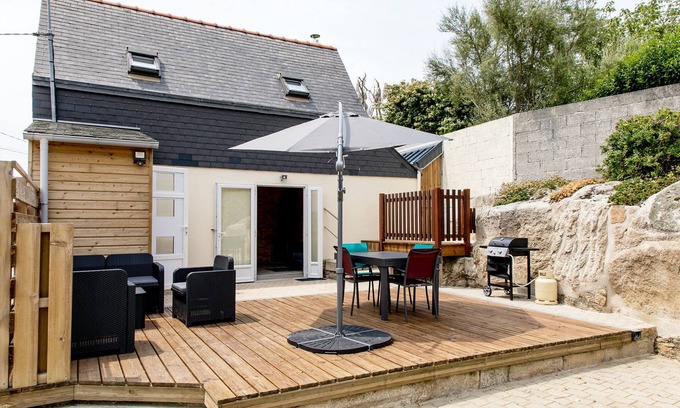 Plouescat House | Ideal Coastal Retreat: Petite Maison Près de la mer